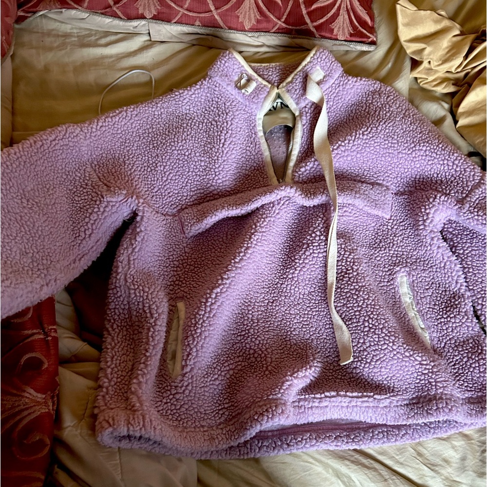 Super cute cozy fleece by AVN . Worn a few times.